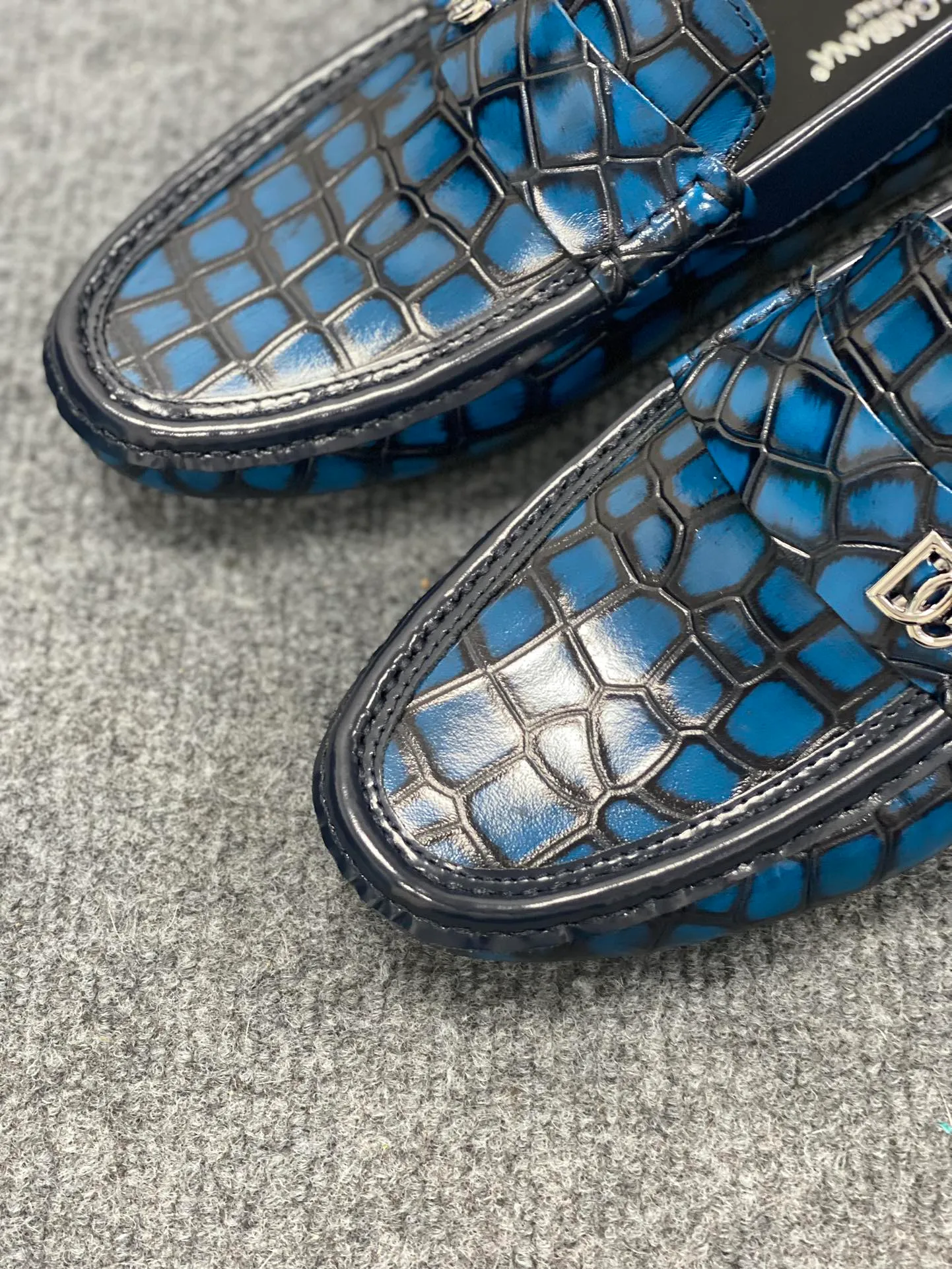 Men's Men's Shoes Men's Men's Shoes 💰700 new style "DG Duban Spring New Casual Driving Shoes" latest hot style, top brand luxury ~ purchasing agency, top quality ~.  The upper is made of imported original cowhide with fine workmanship. The original stylish and stylish soft rubber wear-resistant and non-slip outsole is light and comfortable on the feet. The real thing looks better in real life, 38-45